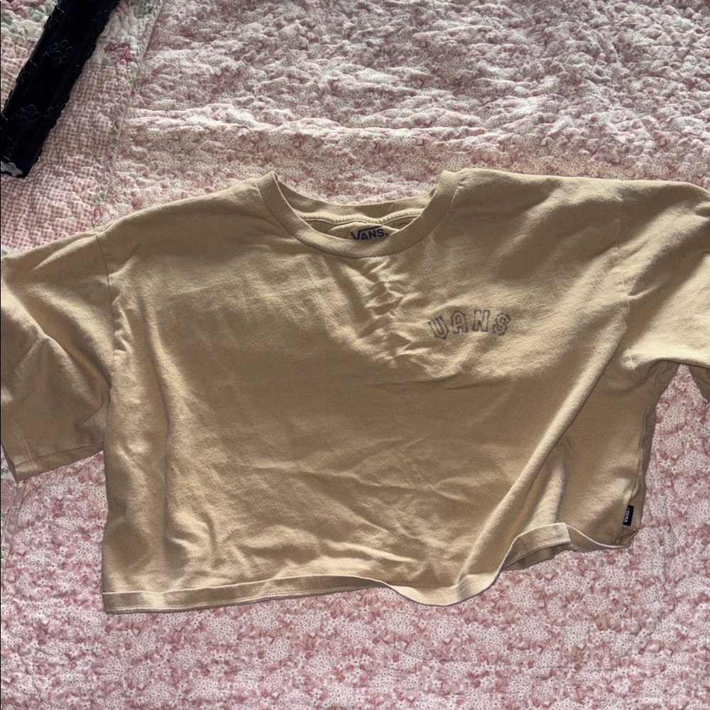 Vans Cropped Logo Tee in Tan